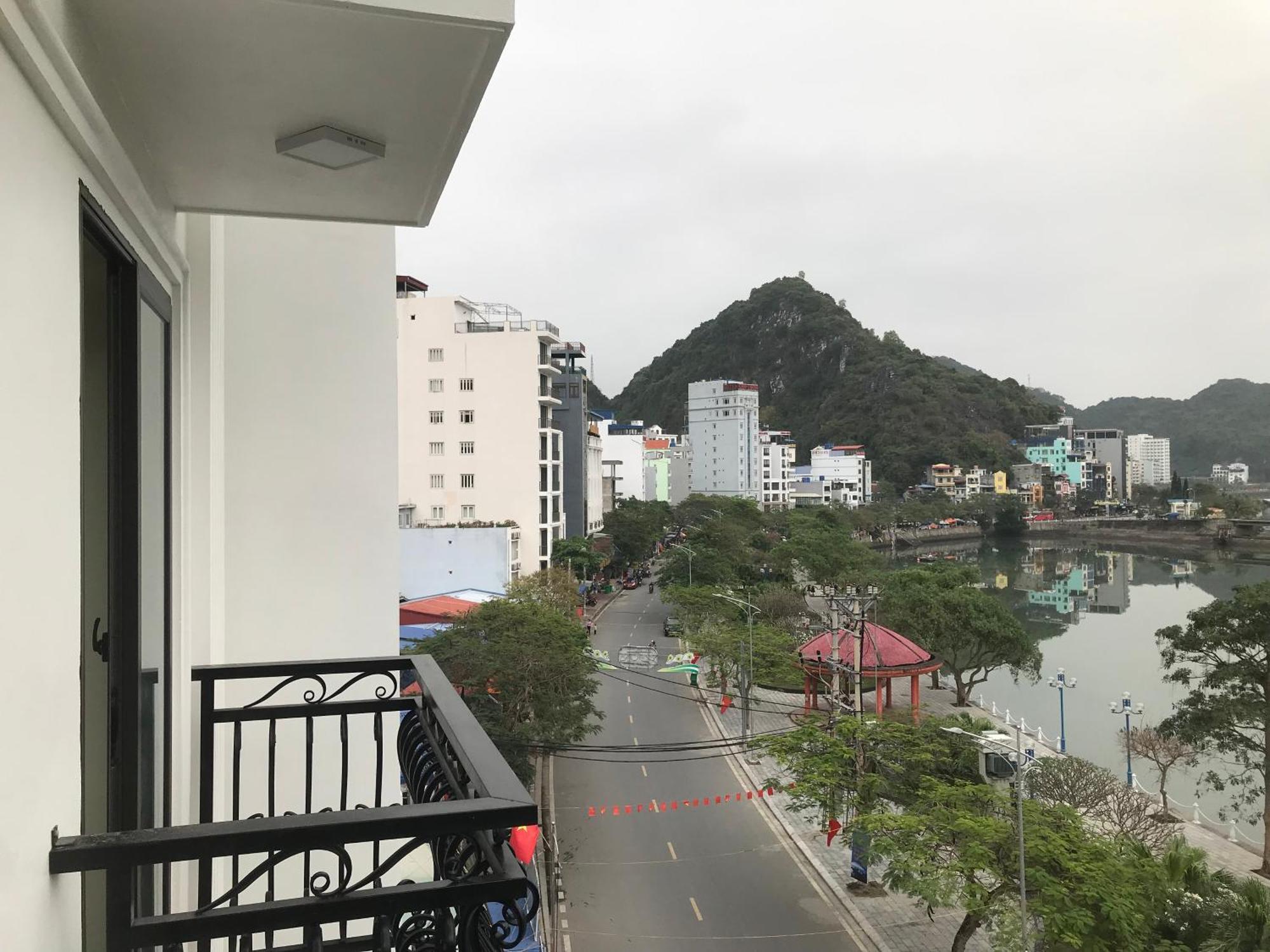Sea Balcony Hotel Dong Khe Sau Exterior foto