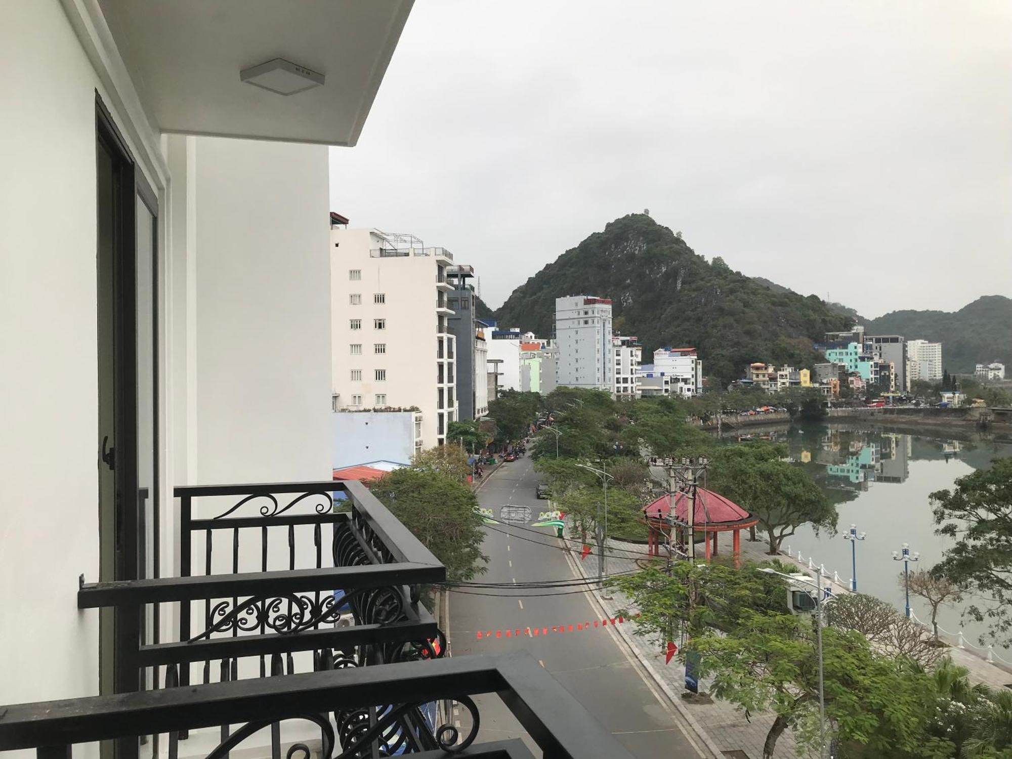 Sea Balcony Hotel Dong Khe Sau Exterior foto