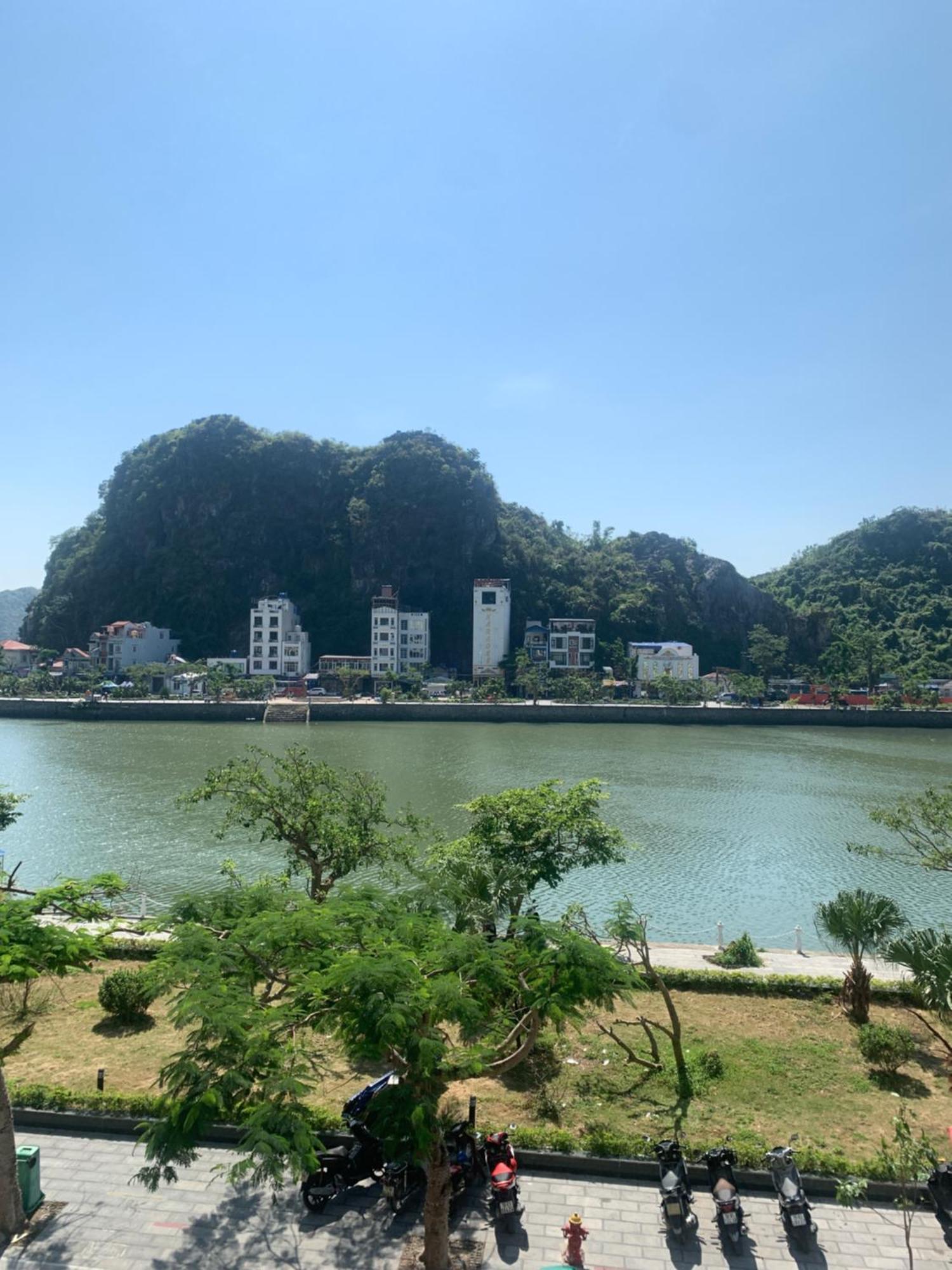 Sea Balcony Hotel Dong Khe Sau Exterior foto